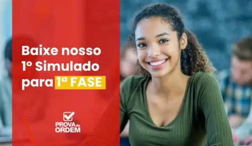 Moça negra sorrindo em sala de aula resolvendo o 1º Simulado para 1ª Fase do Curso Prova da Ordem