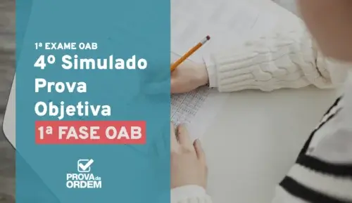 Pessoa resolvendo o gabarito do Simulado 1ª Fase