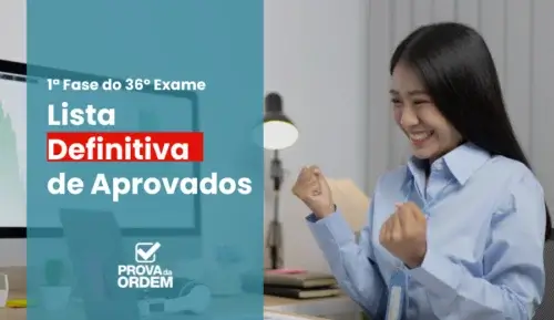 Mulher conferindo o Resultado OAB 1ª Fase 36 e feliz